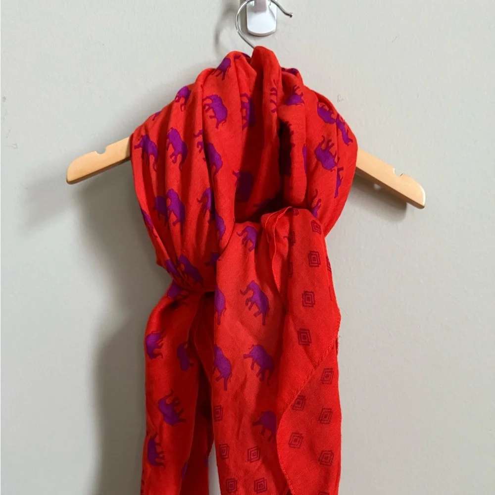 Stella & Dot Bryant Park elephant scarf. Retired. - Picture 2 of 4